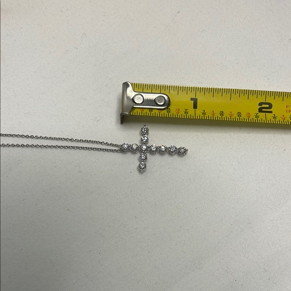Cubic Zirconia Elegant Silver 925 Cross Necklace NIB - Picture 5 of 8